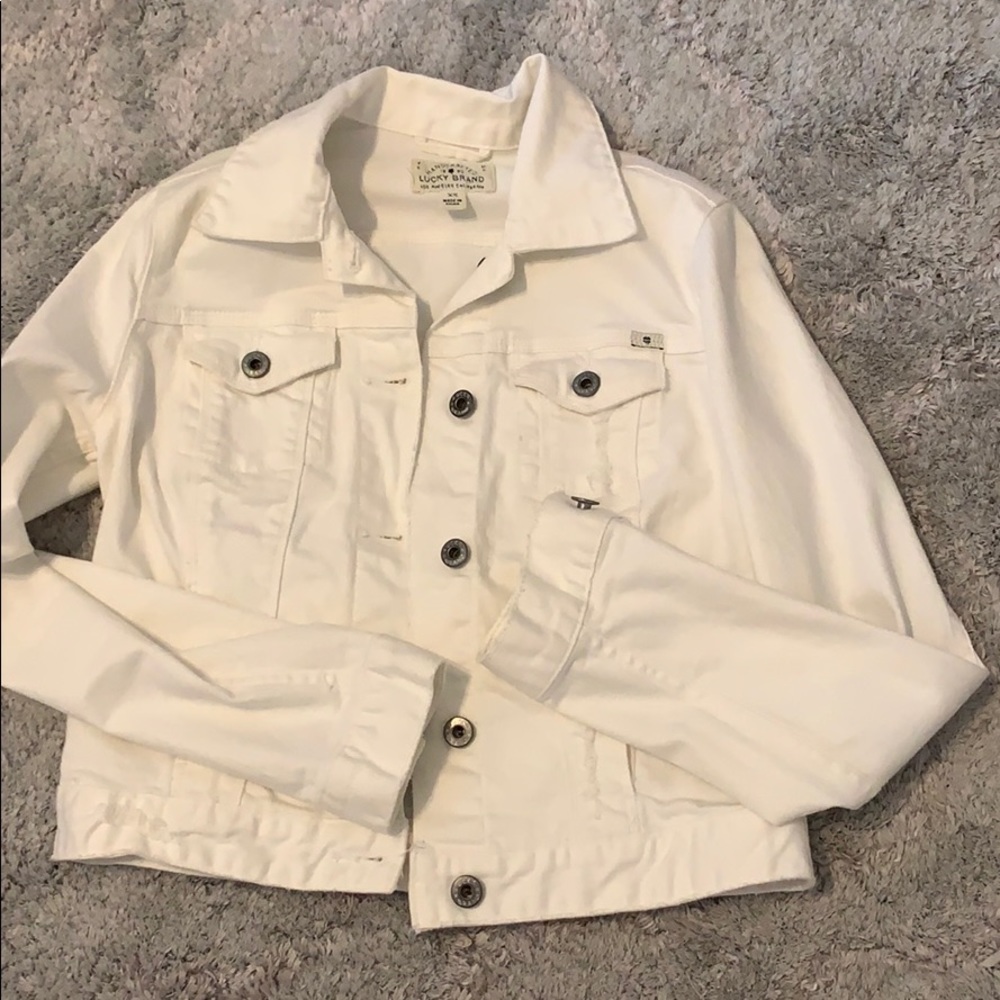WHITE JEAN JACKET